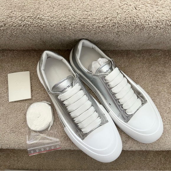 New! Alexander McQueen Men's Plimsoll Leather Sneakers Size EU 42, US 9 - Picture 2 of 10